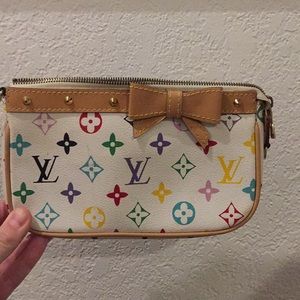Louis Vuttion Clutch